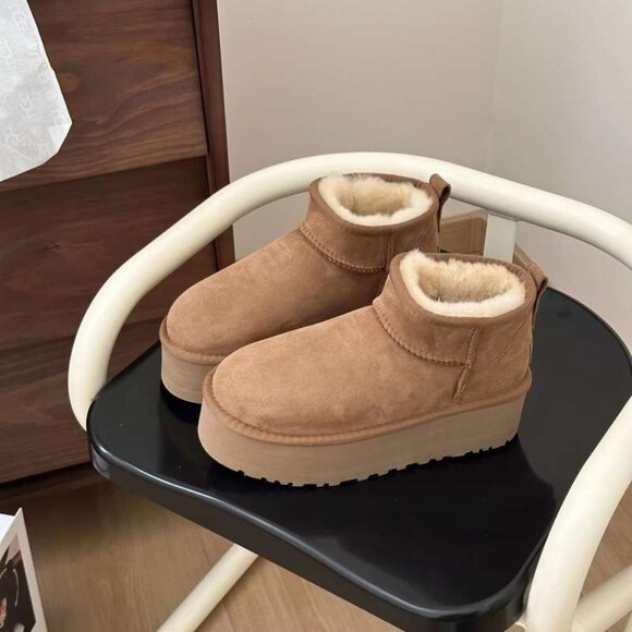 UGG Women's Classic Ultra Platform Chestnut - Picture 1 of 6